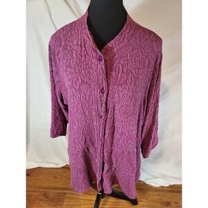 Uru Textured Floral 100% Silk Button Up Blouse Size Large Dark Pink Textured